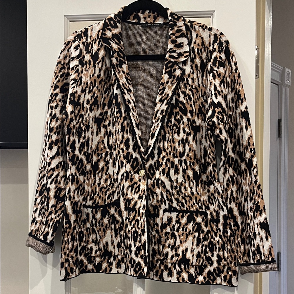 Tahari Animal Print Blazer-Sweater Material NWT L